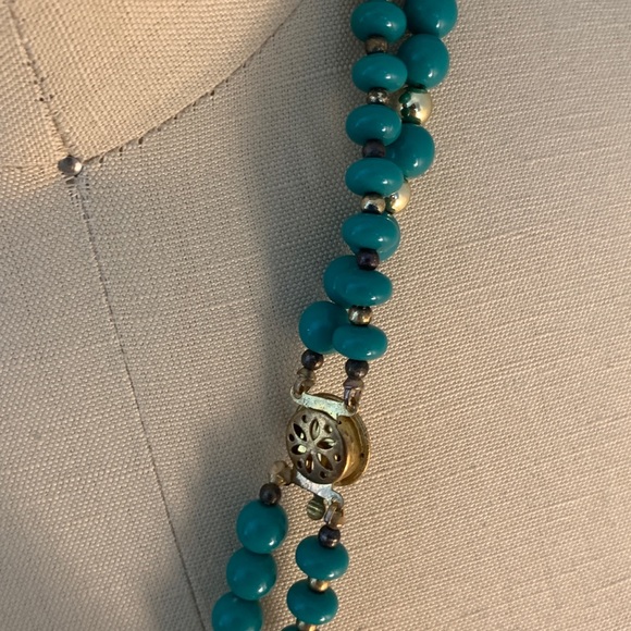 VINTAGE Asymmetrical Teal Bead Necklace - Picture 4 of 8